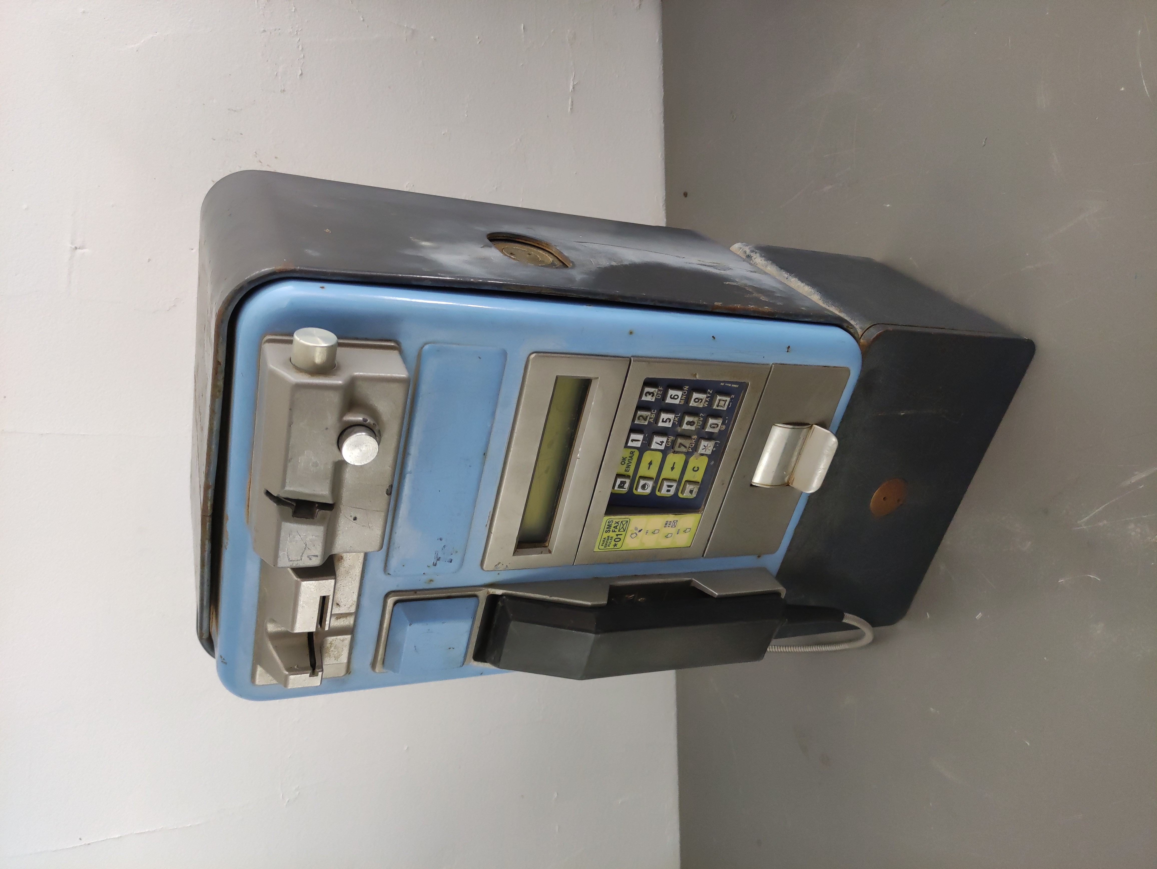 telefono cabina monedas metal 59x29x21-26 2u